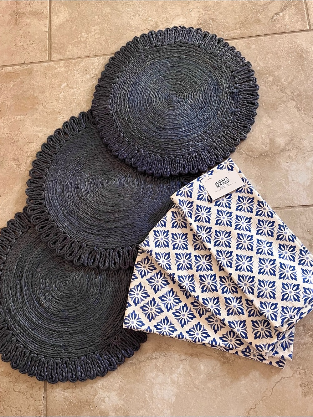 Jute Round Placemats and Matching Kitchen Towels 6 Piece Lot Indigo Blue